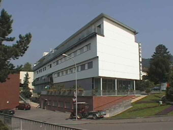 Wohn- und Geschäftsüberbauung in Oberengstringen ZH, 1992 - 1996